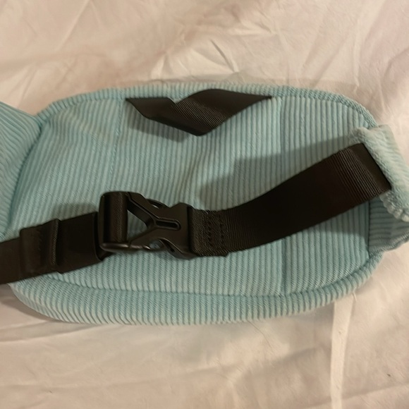 Ivory Ella Corduroy Belt Bag-NWOT - Picture 7 of 7